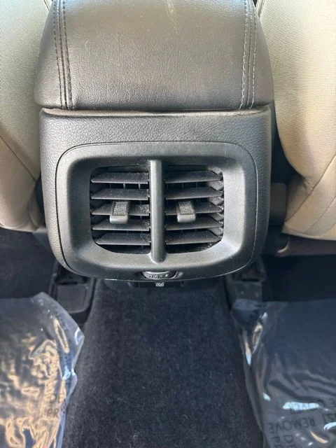 Used 2015 White Jeep Latitude image 10