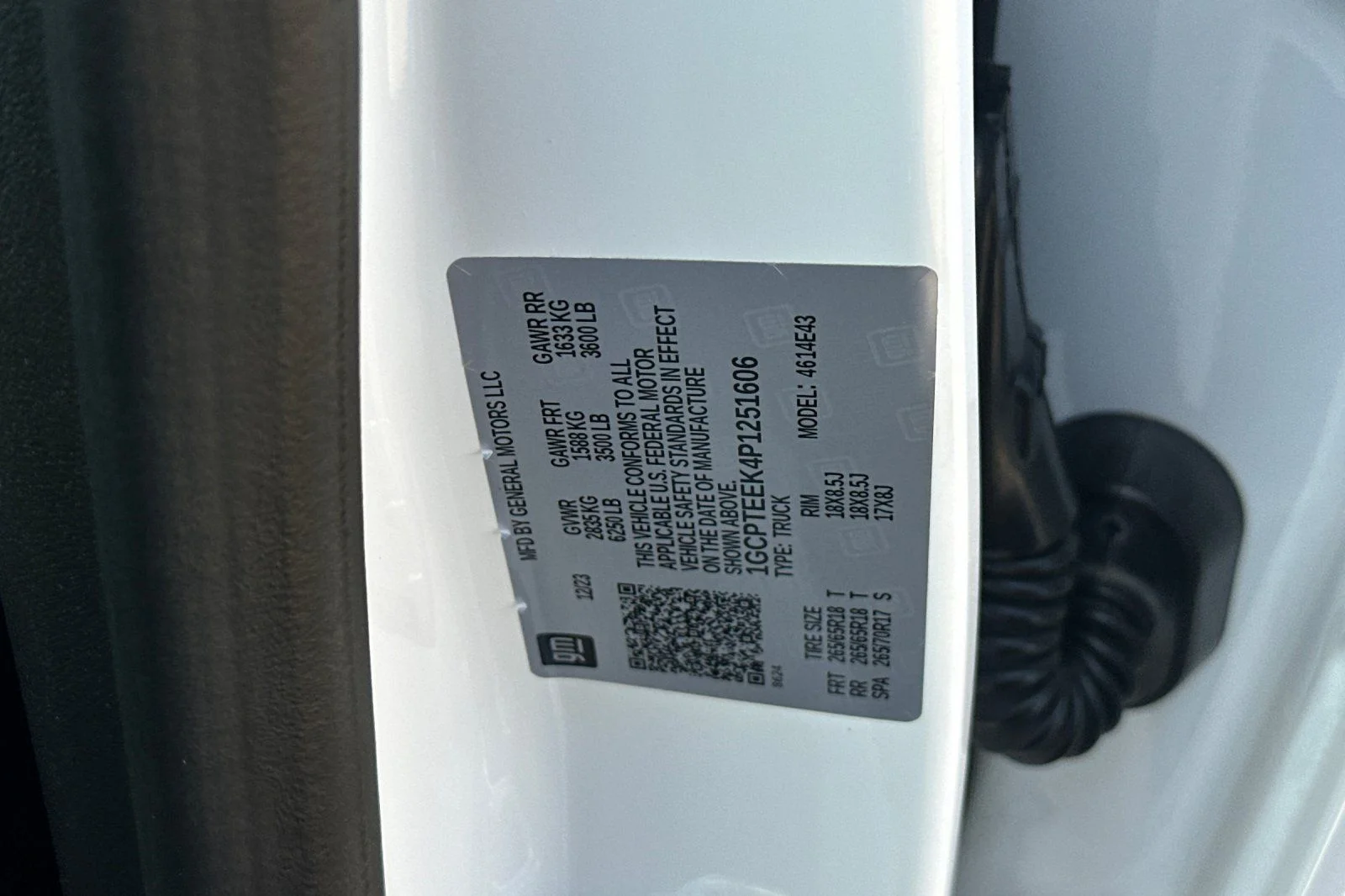 Used 2023 Summit White Chevrolet Trail Boss image 31