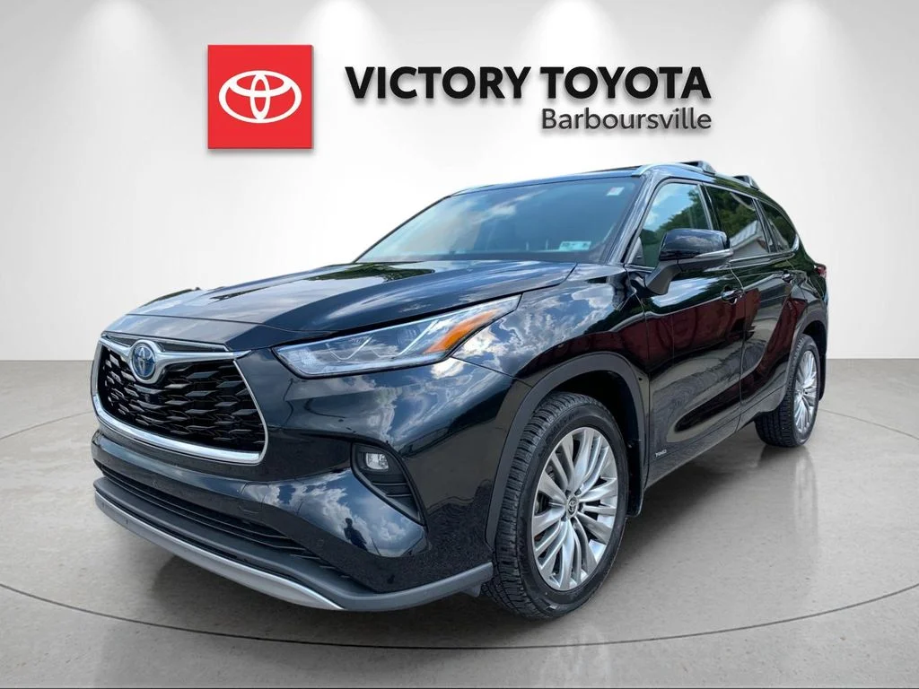 Used 2022 Black Toyota Platinum image 1