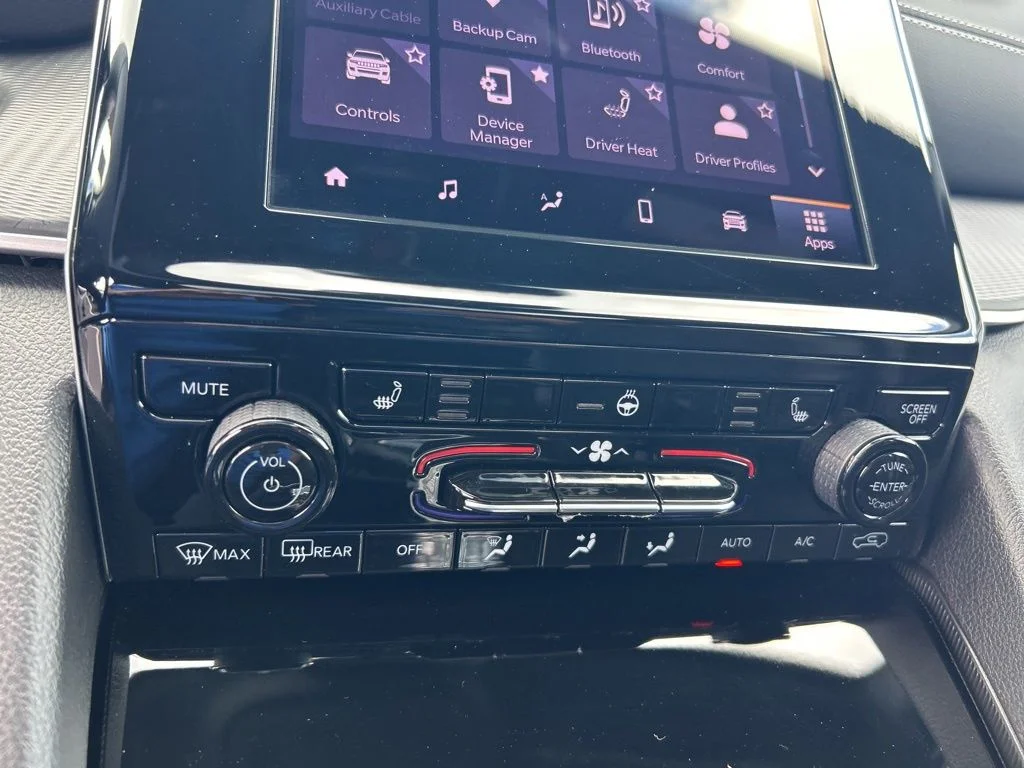 Used 2025 Silver Jeep Altitude X image 43