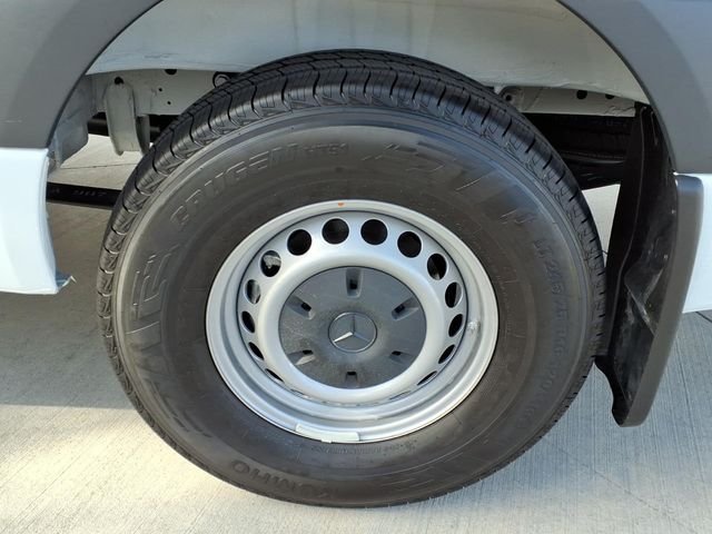 Used 2025 White Mercedes-Benz Cargo 144 WB image 24