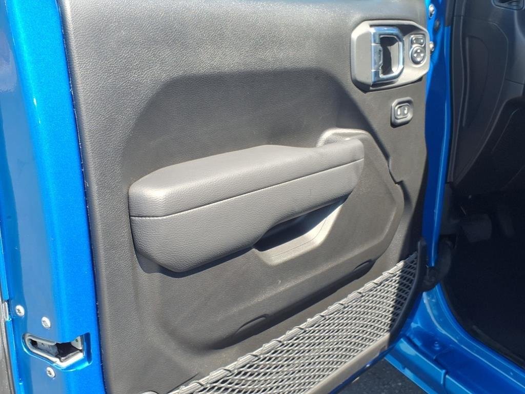 New 2025 Hydro Blue Pearl-Coat Exterior Paint Jeep Sport S image 4