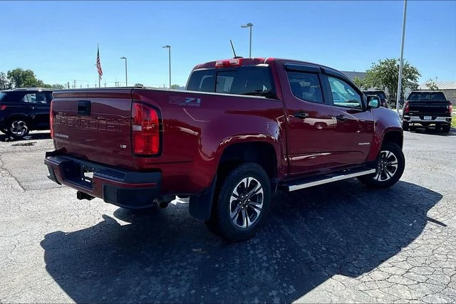 Used 2022 Red Chevrolet Z71 image 4