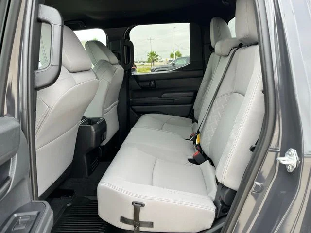2026 Toyota Tacoma SR5 - Photo 18