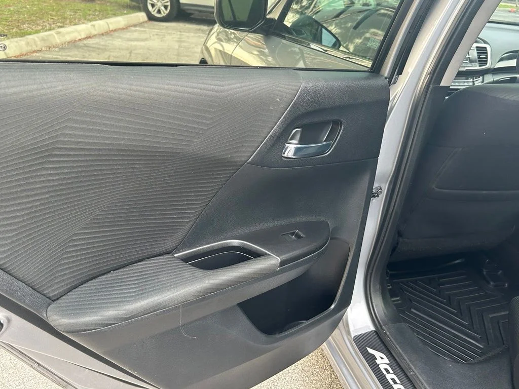 Used 2016 Gray Honda LX image 35