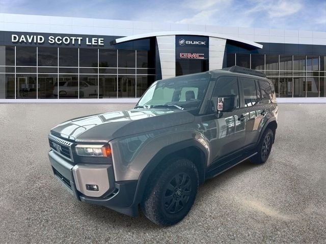 Used 2025  Toyota Base image 3