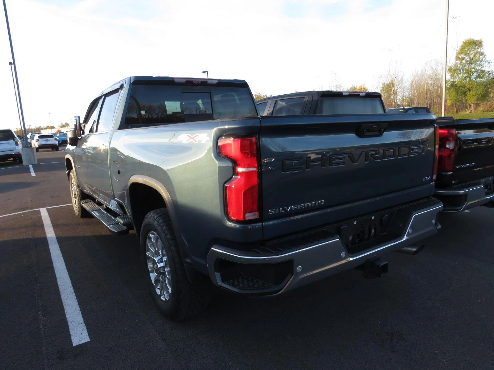 Used 2024  CHEVROLET TRUCK  image 11