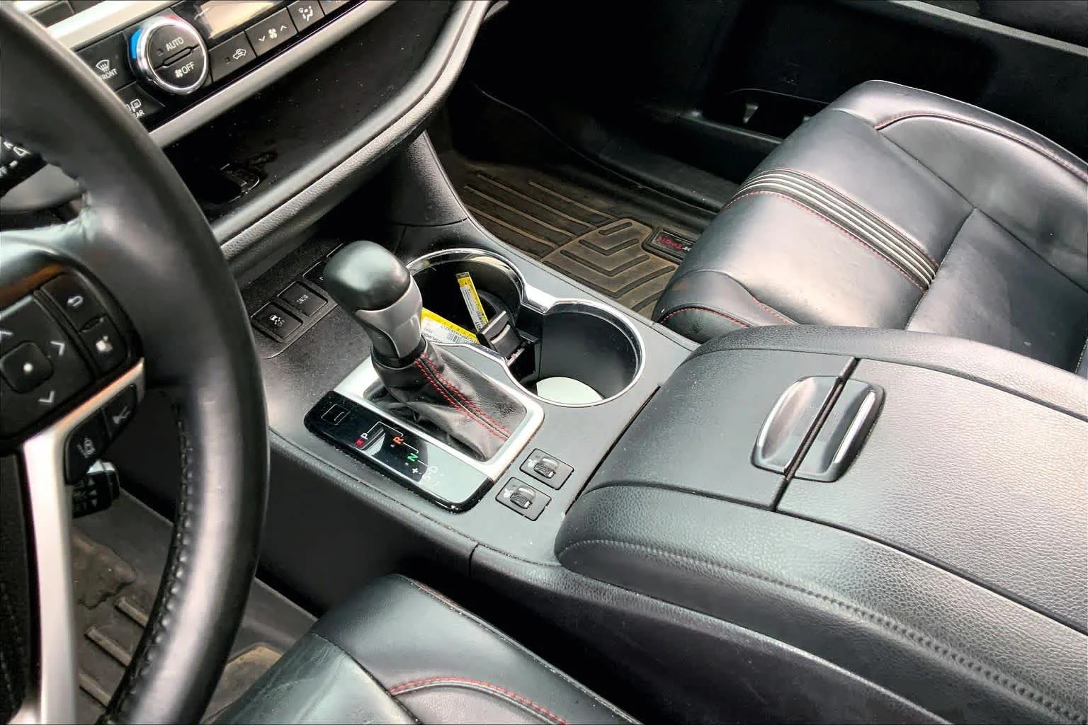Used 2019 Blizzard Pearl Toyota SE image 17