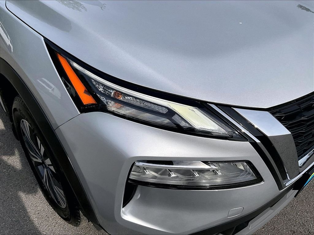 Used 2023 Silver Nissan SV image 31