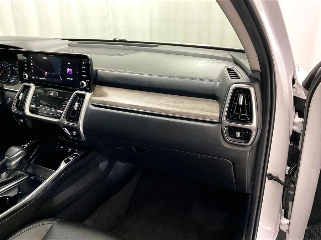 Used 2023 Glacial White Pearl Kia X-Line EX image 13