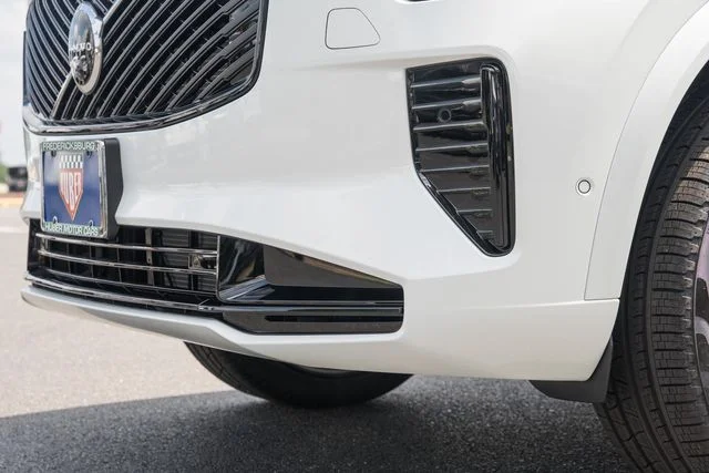New 2026 Crystal White Volvo B6 Ultra image 14