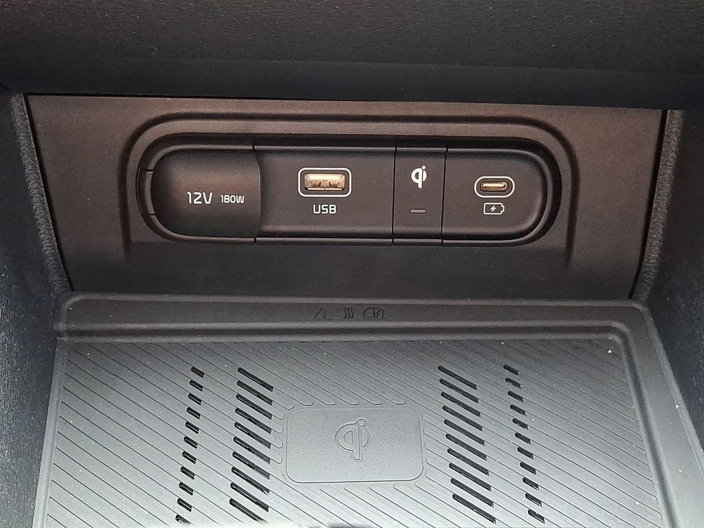 Used 2023 White Kia X-Line image 25