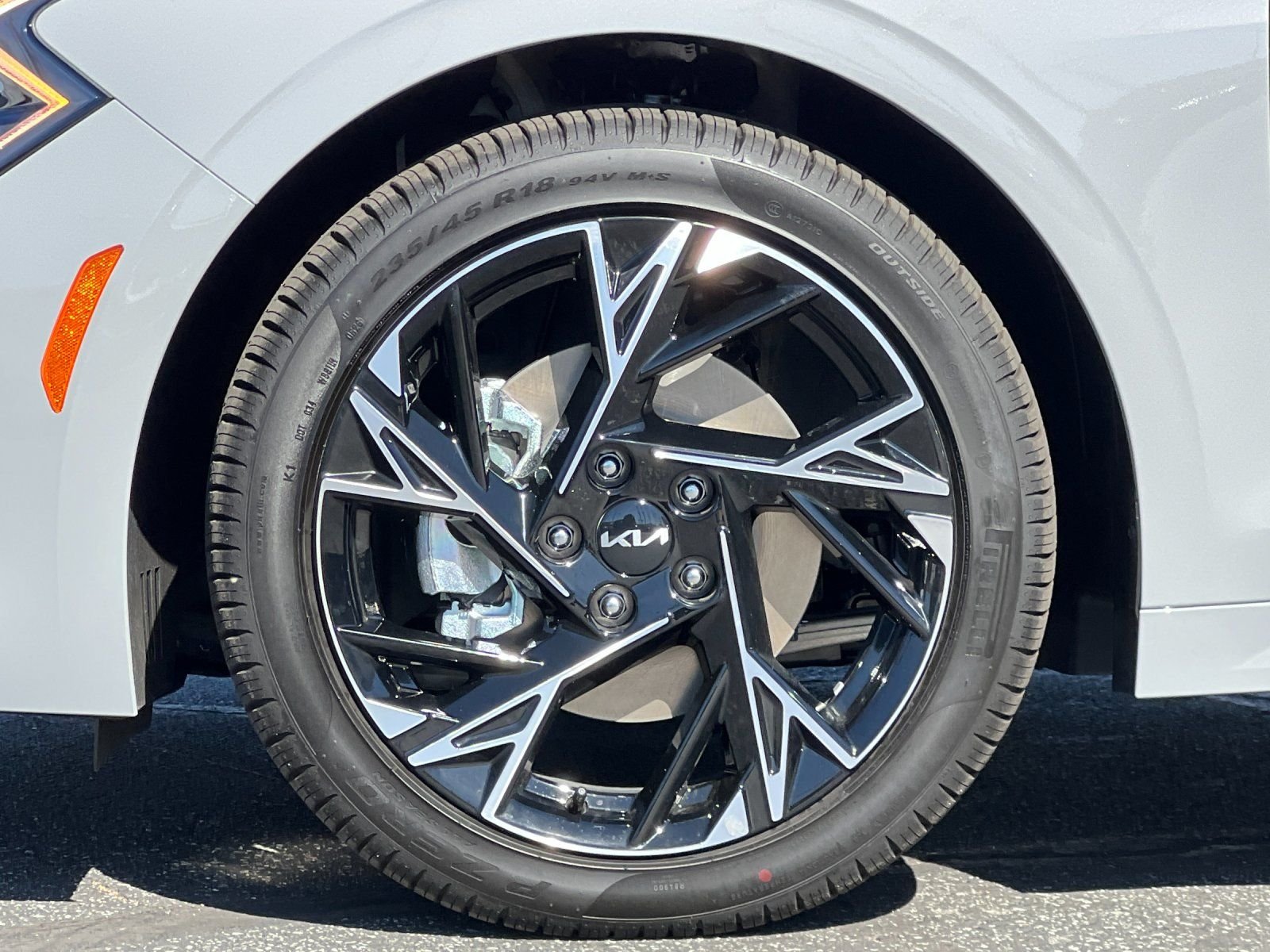 New 2026 Wolf Gray Kia GT-Line FWD image 31