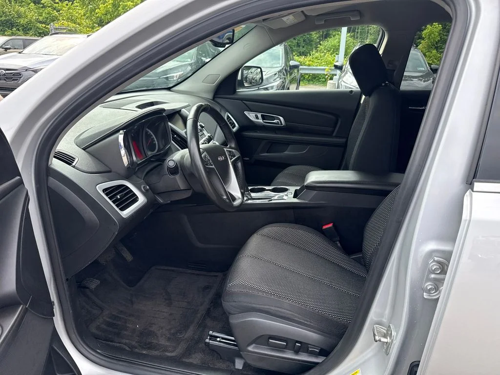 Used 2017 Silver GMC SLE-2 image 28