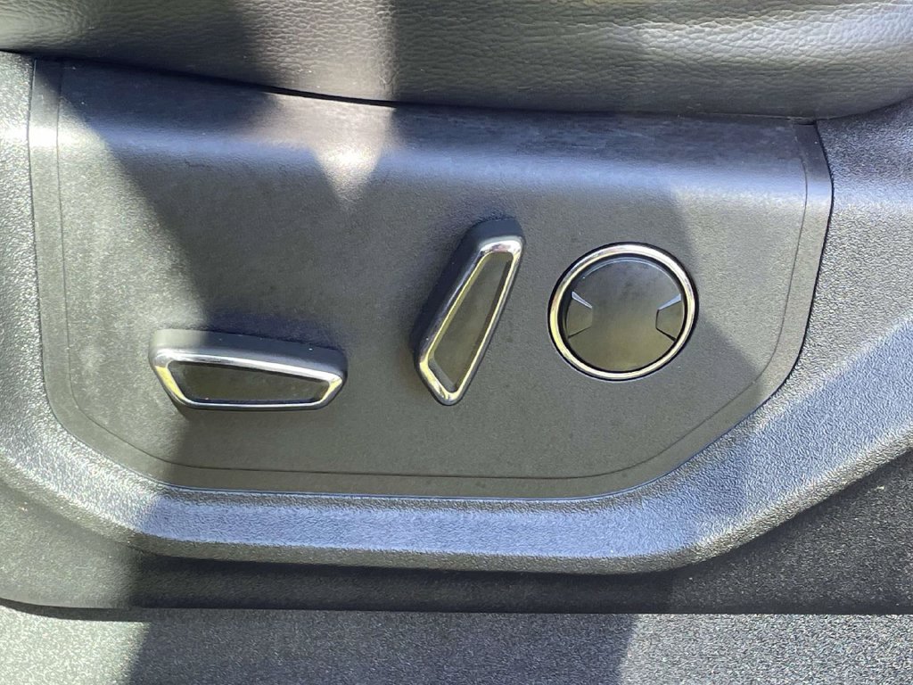 Used 2015 Red Ford Lariat image 17