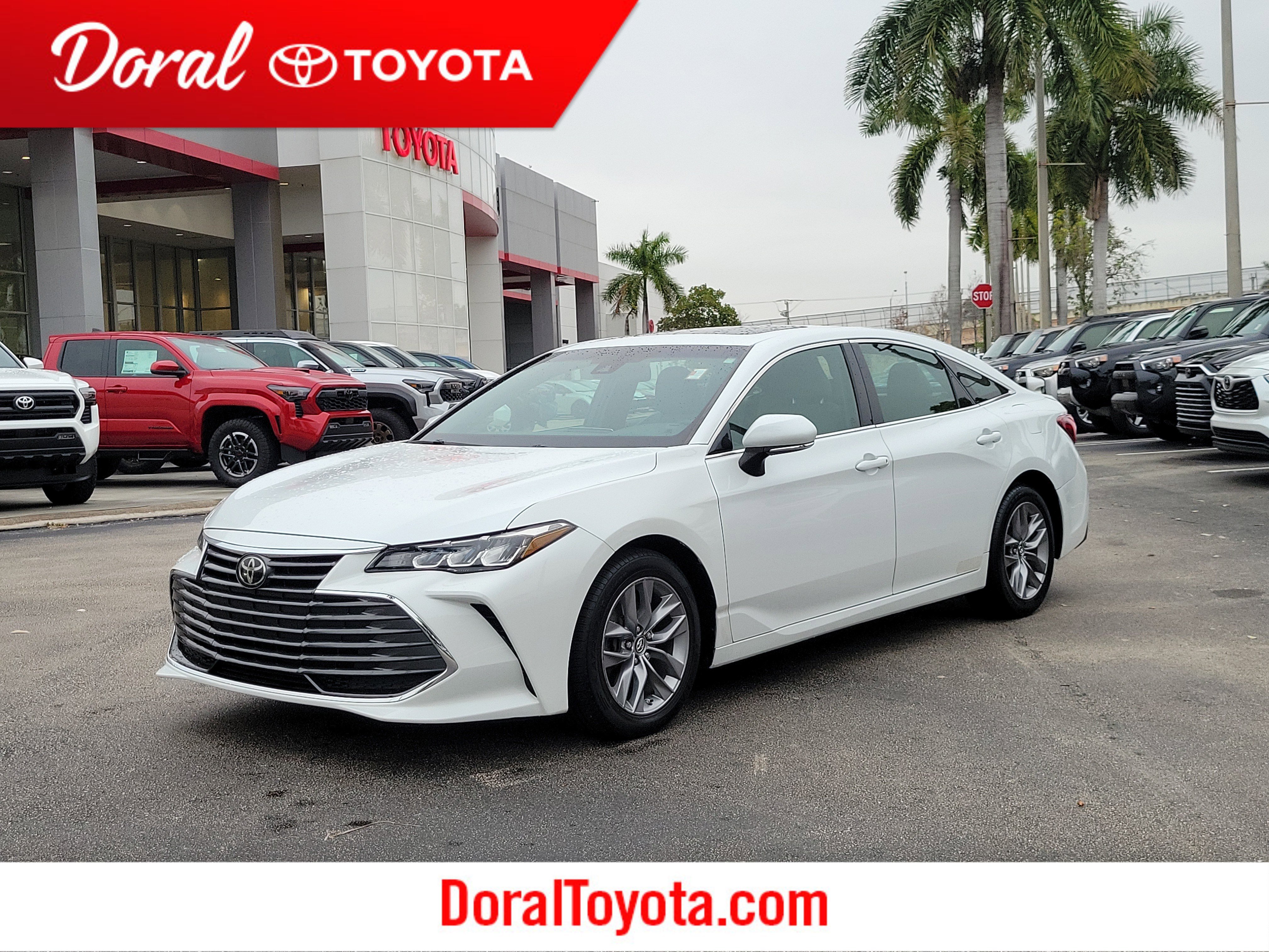 2019 Toyota Avalon XLE's photo