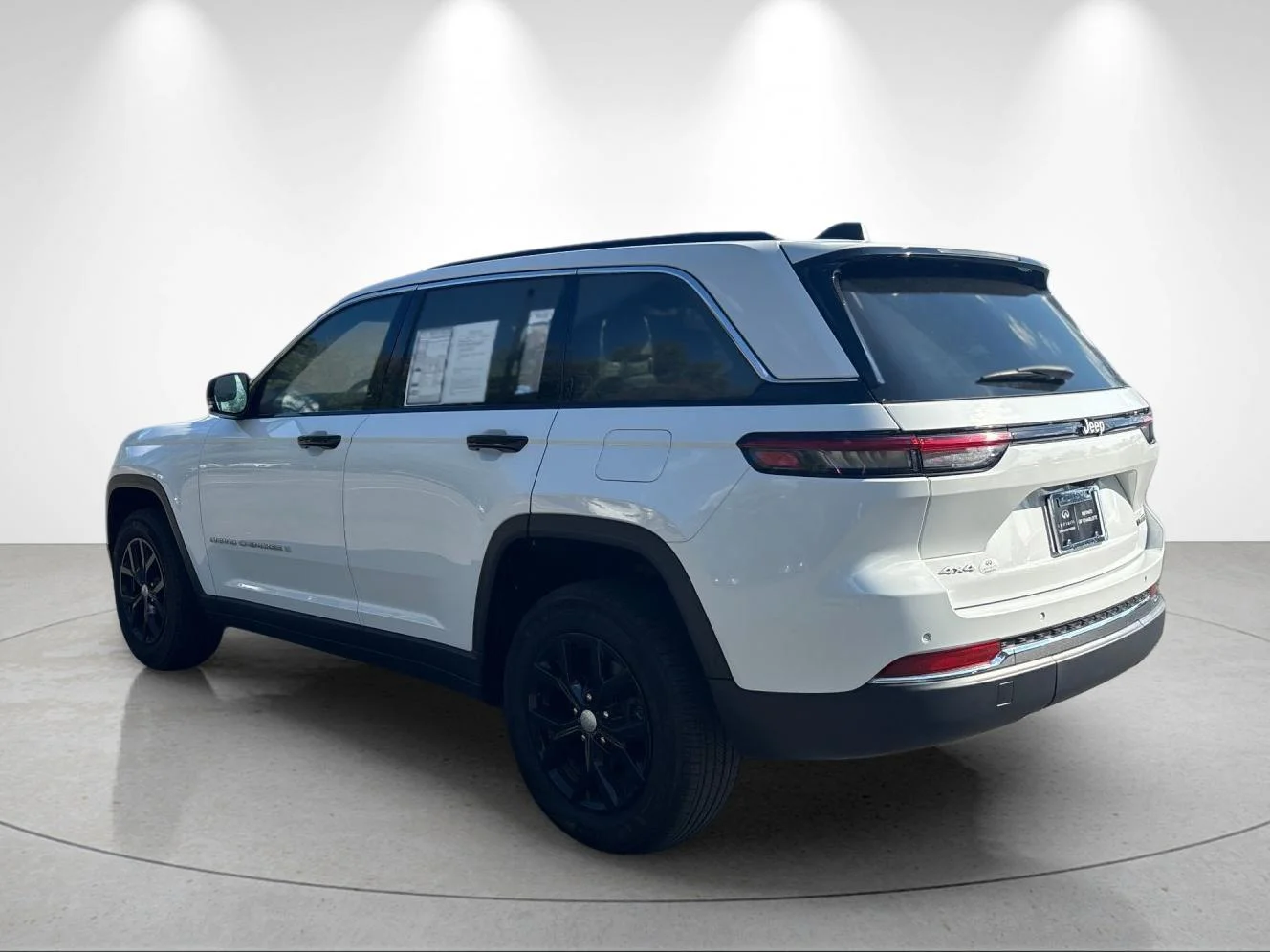 Used 2024 Bright White Clearcoat Jeep Limited image 3