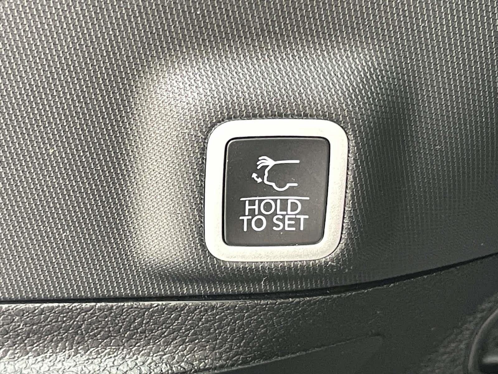 Used 2023 Baltic Gray Metallic Clearcoat Jeep Altitude image 26