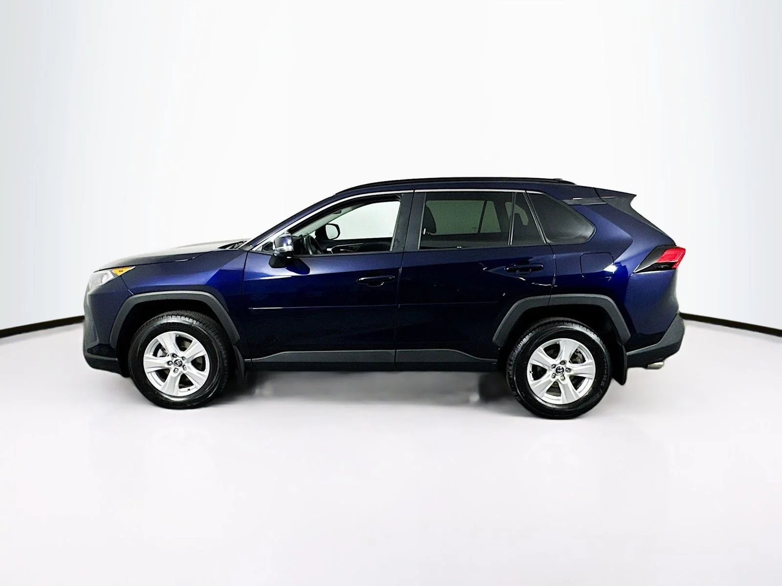 Used 2020 Blue Toyota XLE image 4