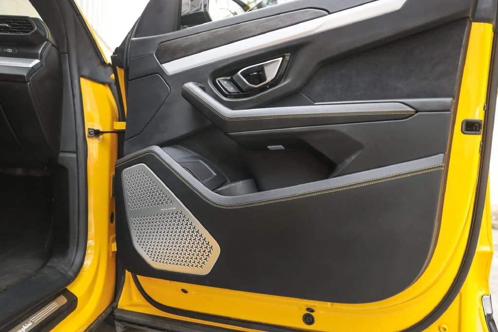 Used 2019 Yellow Lamborghini Base image 36