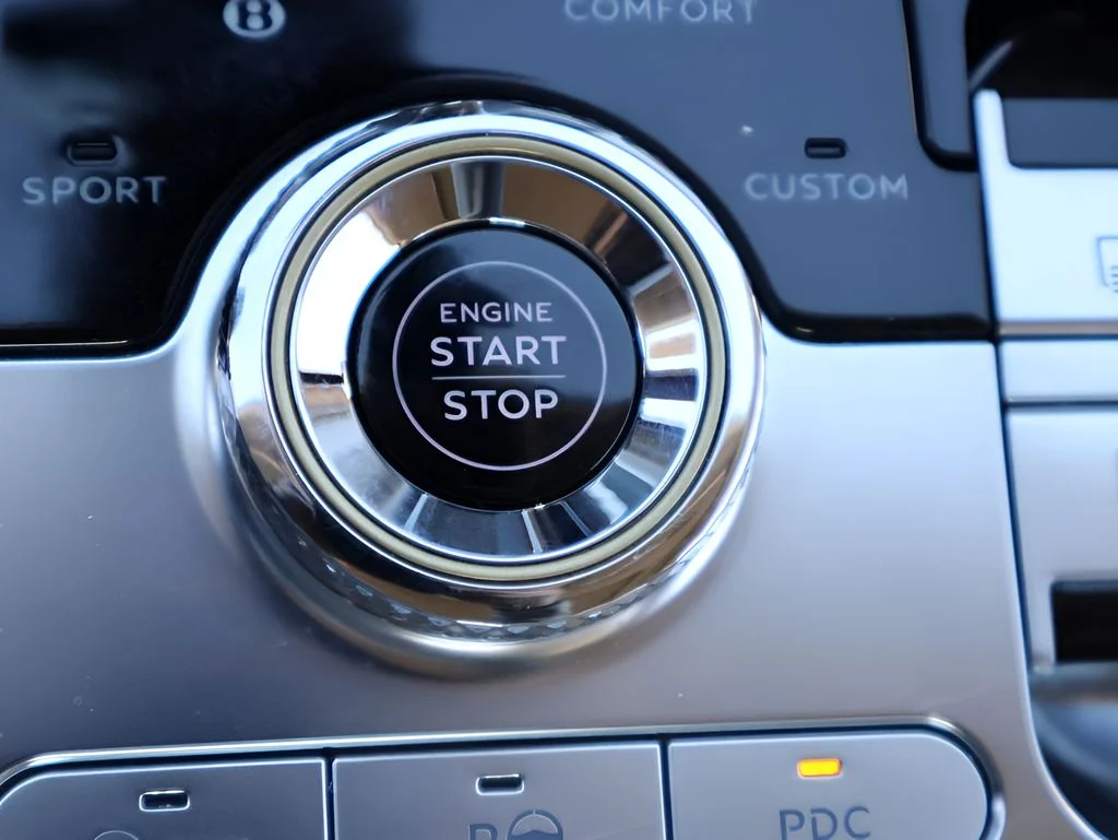 Used 2023 Gray Violet by Mulliner Bentley Azure image 33