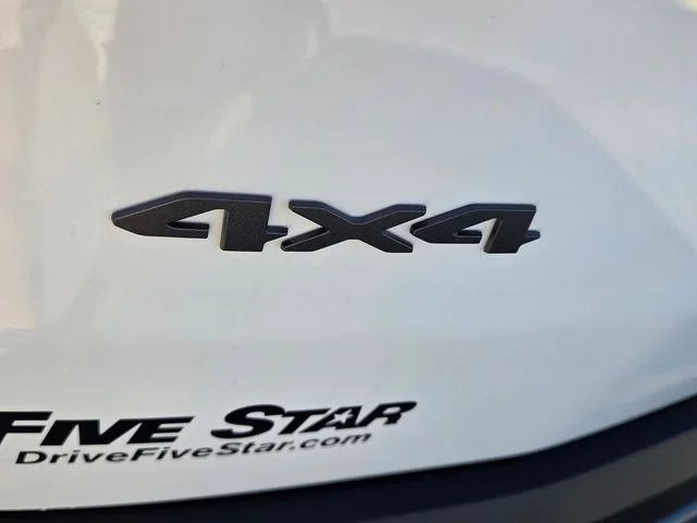 New 2026 Bright White Clear-Coat Exterior Paint Jeep Overland image 11