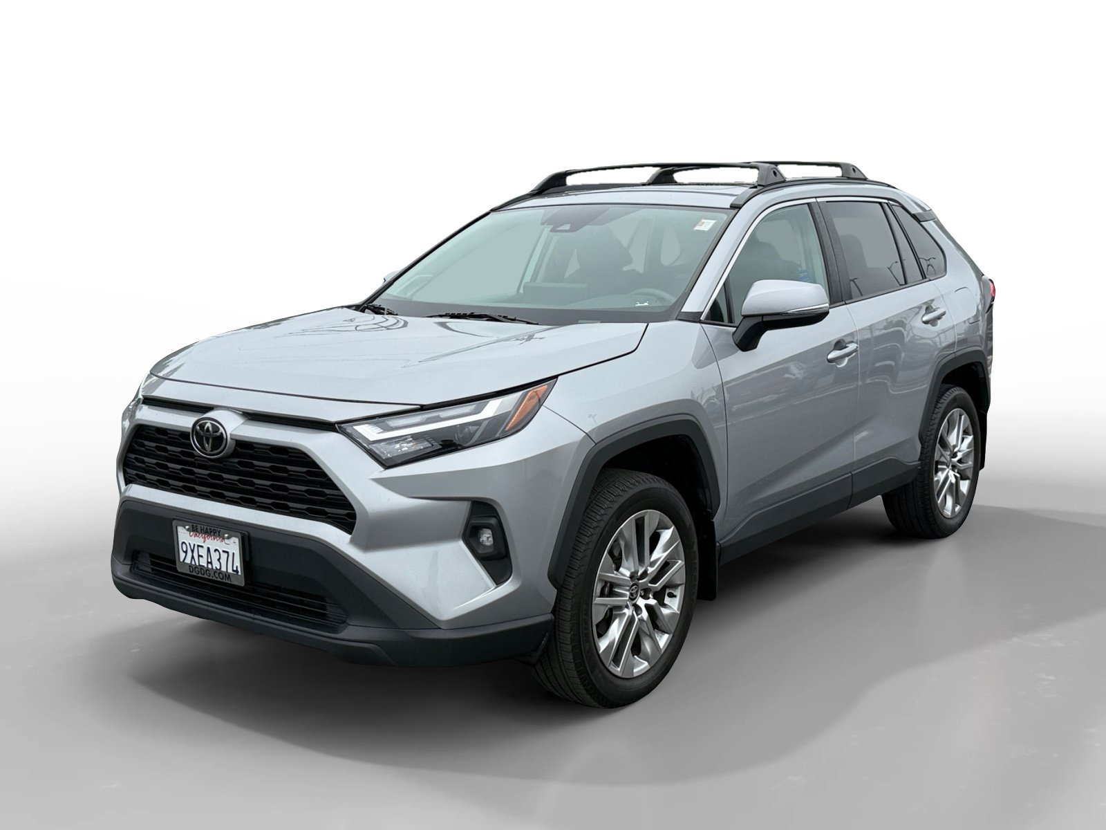Used 2024 Silver Sky Metallic Toyota XLE Premium image 1