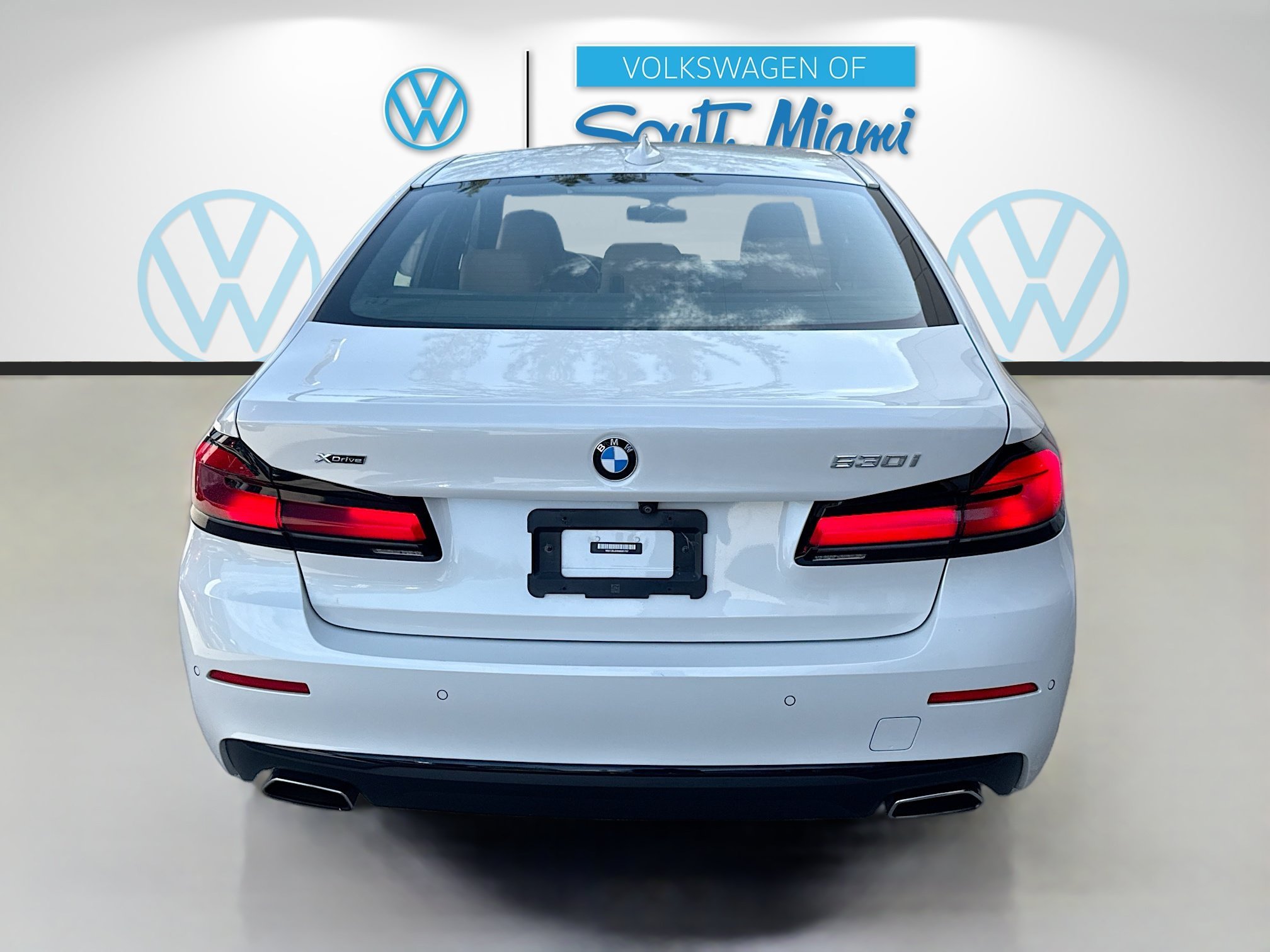 Used 2022 Mineral White Metallic BMW 530i xDrive image 6