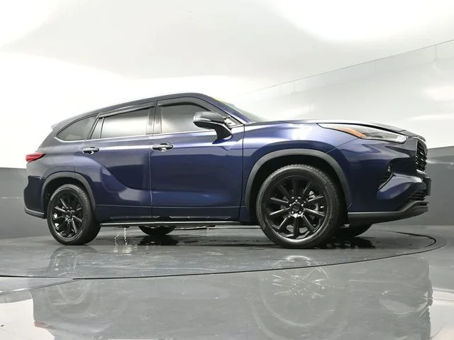 Used 2021  Toyota XLE image 33