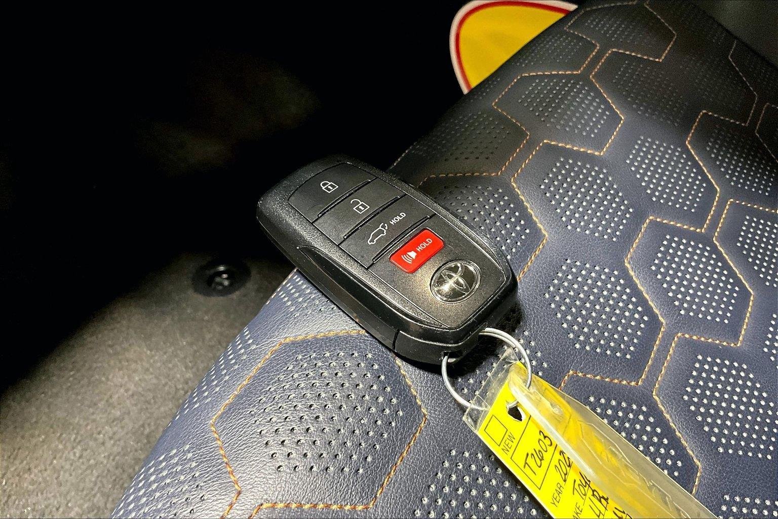 Used 2025 Wind Chill Pearl Toyota Platinum HV image 12