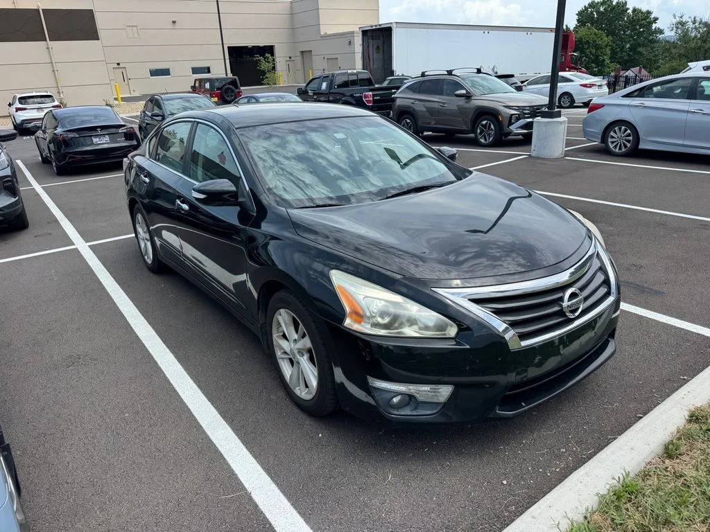 Used 2015 Black Nissan 2.5 SL image 8