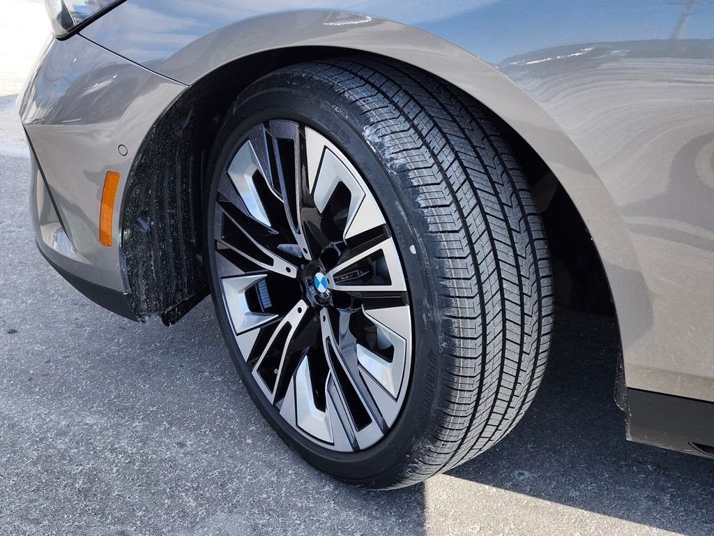 Used 2026 Gray BMW 530i xDrive image 32