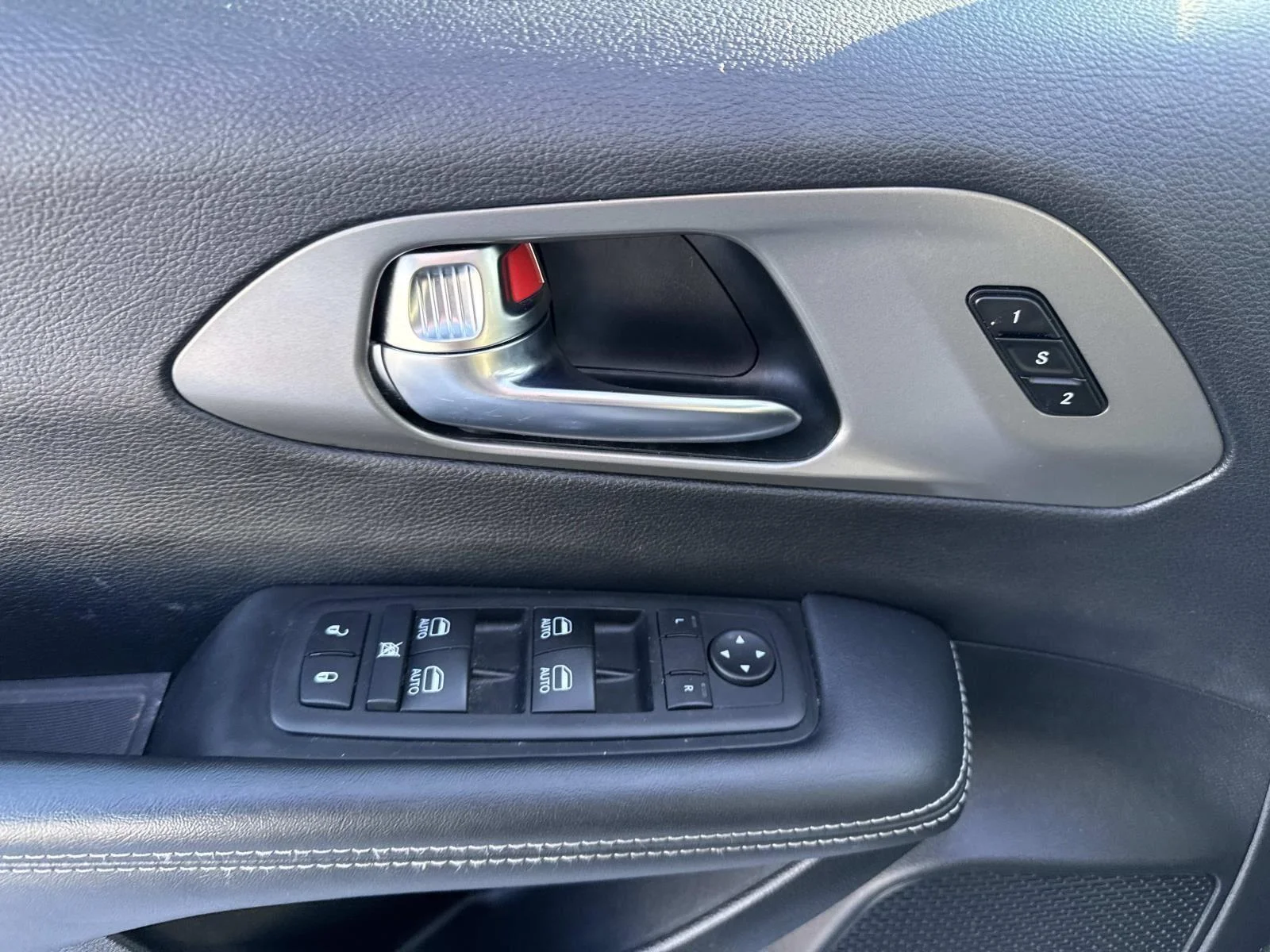 2025 Chrysler Pacifica Select - Photo 20