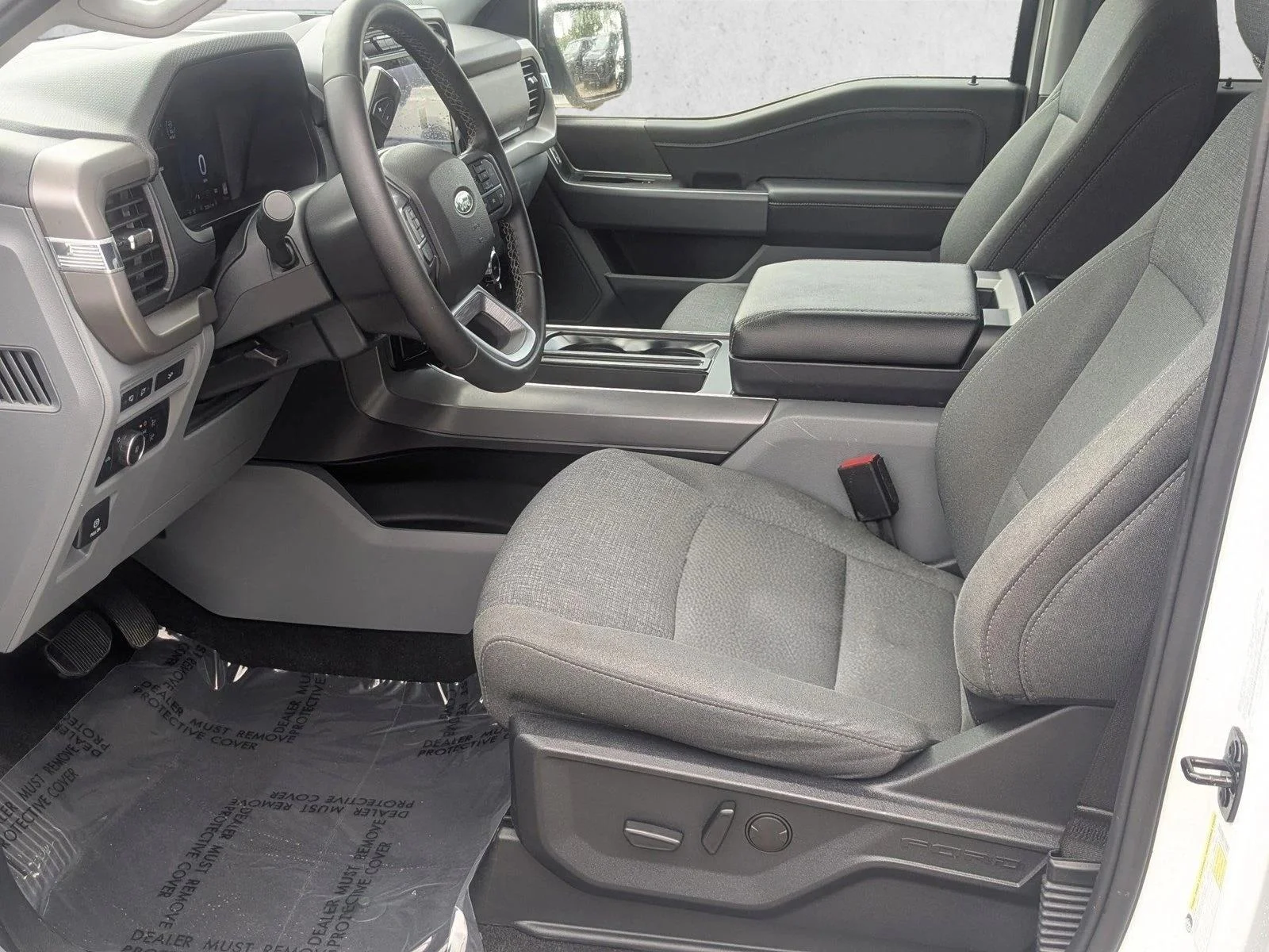 Used 2024 Oxford White Ford XLT image 16