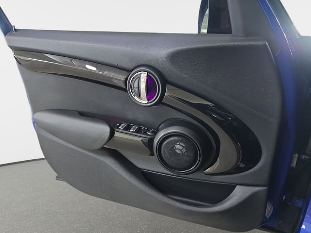 Used 2019 Blue MINI Signature image 27