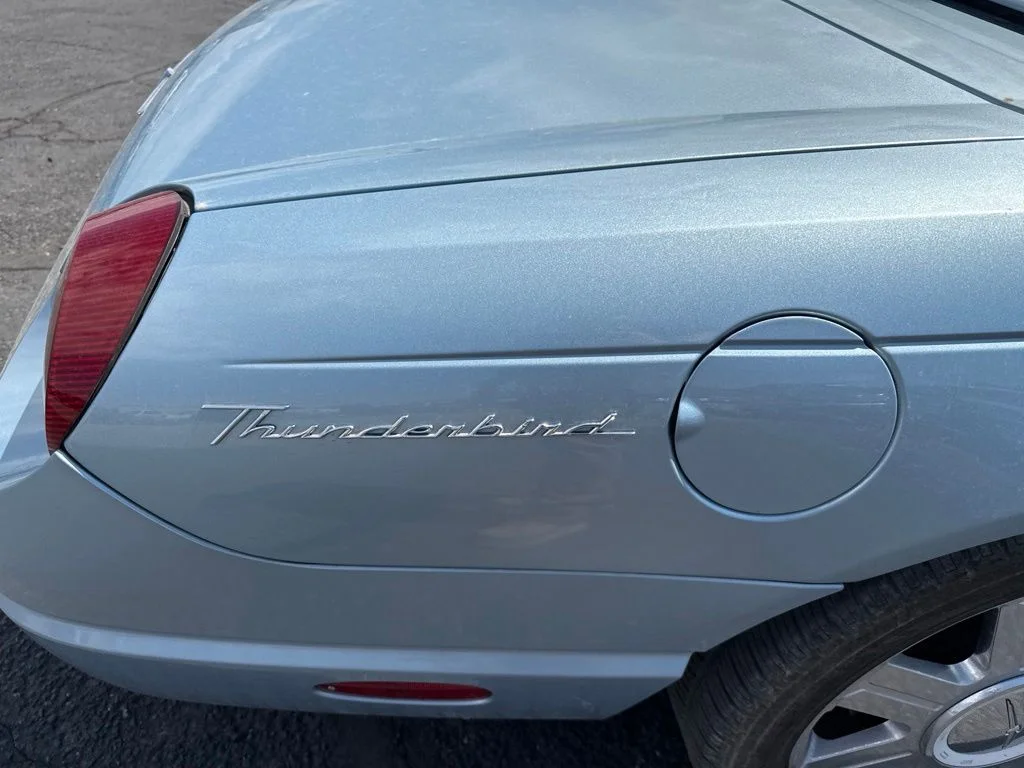 Used 2004 Blue Ford Base image 10