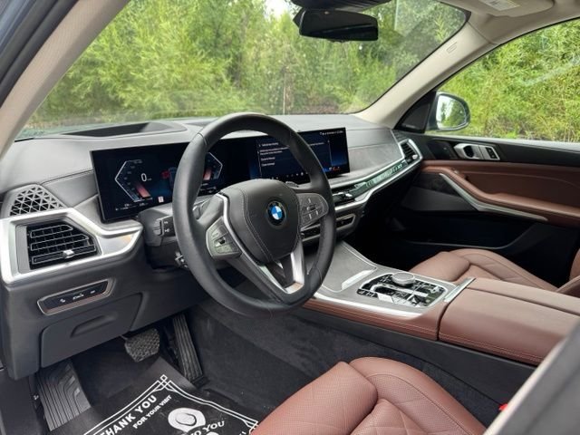 Used 2025 Copper Metallic BMW xDrive40i image 9
