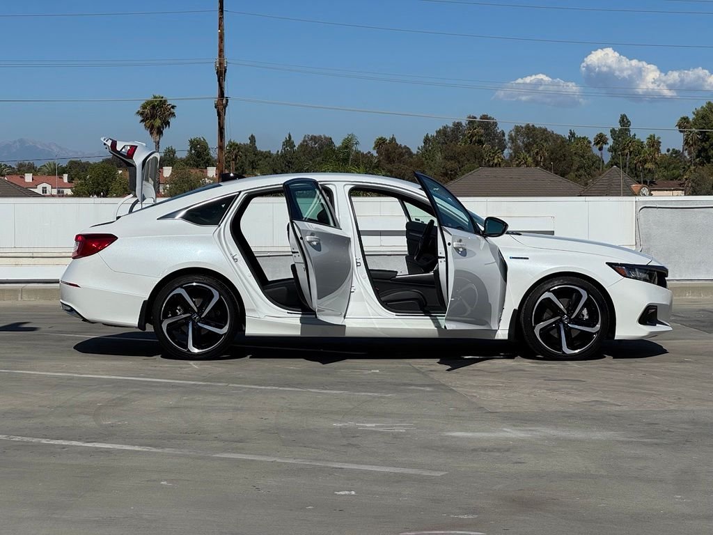 Used 2022 Platinum White Pearl Honda Sport image 27