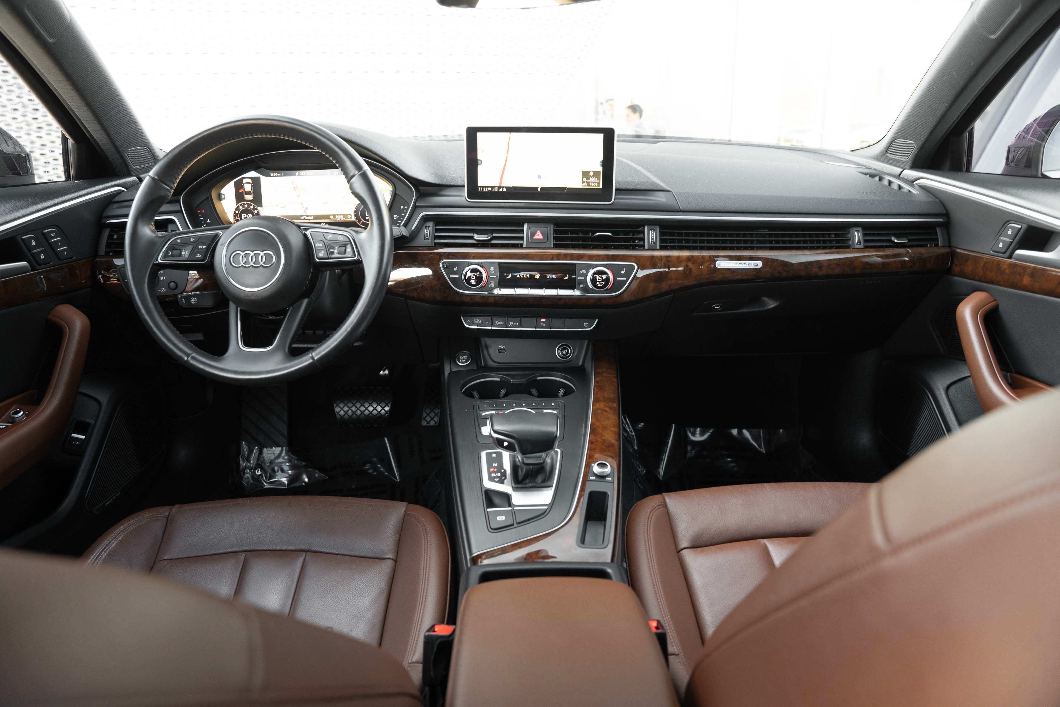 Used 2018 Mythos Black Metallic Audi Tech Premium Plus image 8