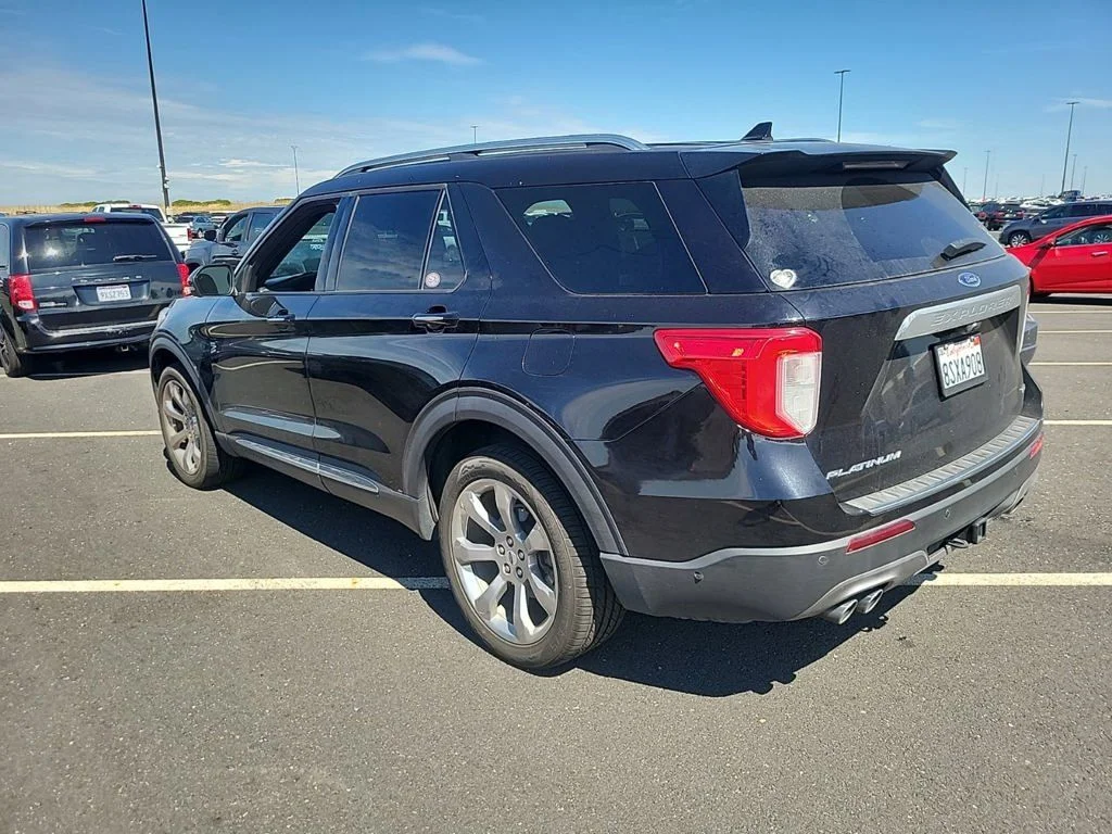 Used 2020 Black Ford Platinum image 4