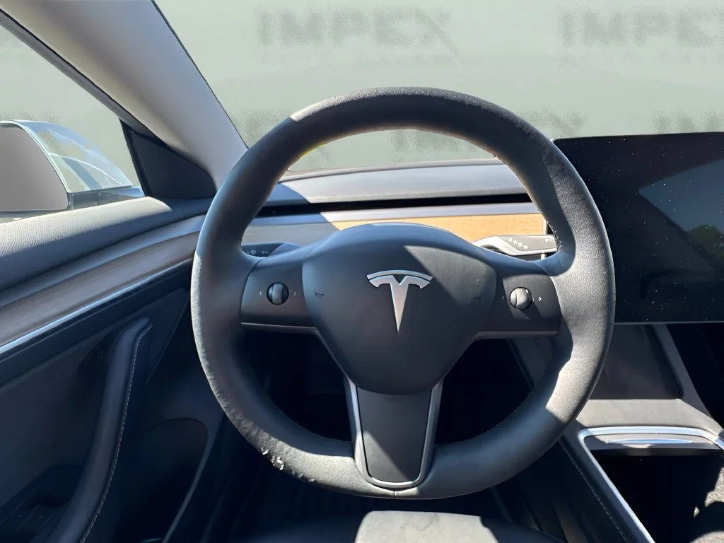 Used 2023 White Tesla Base image 15