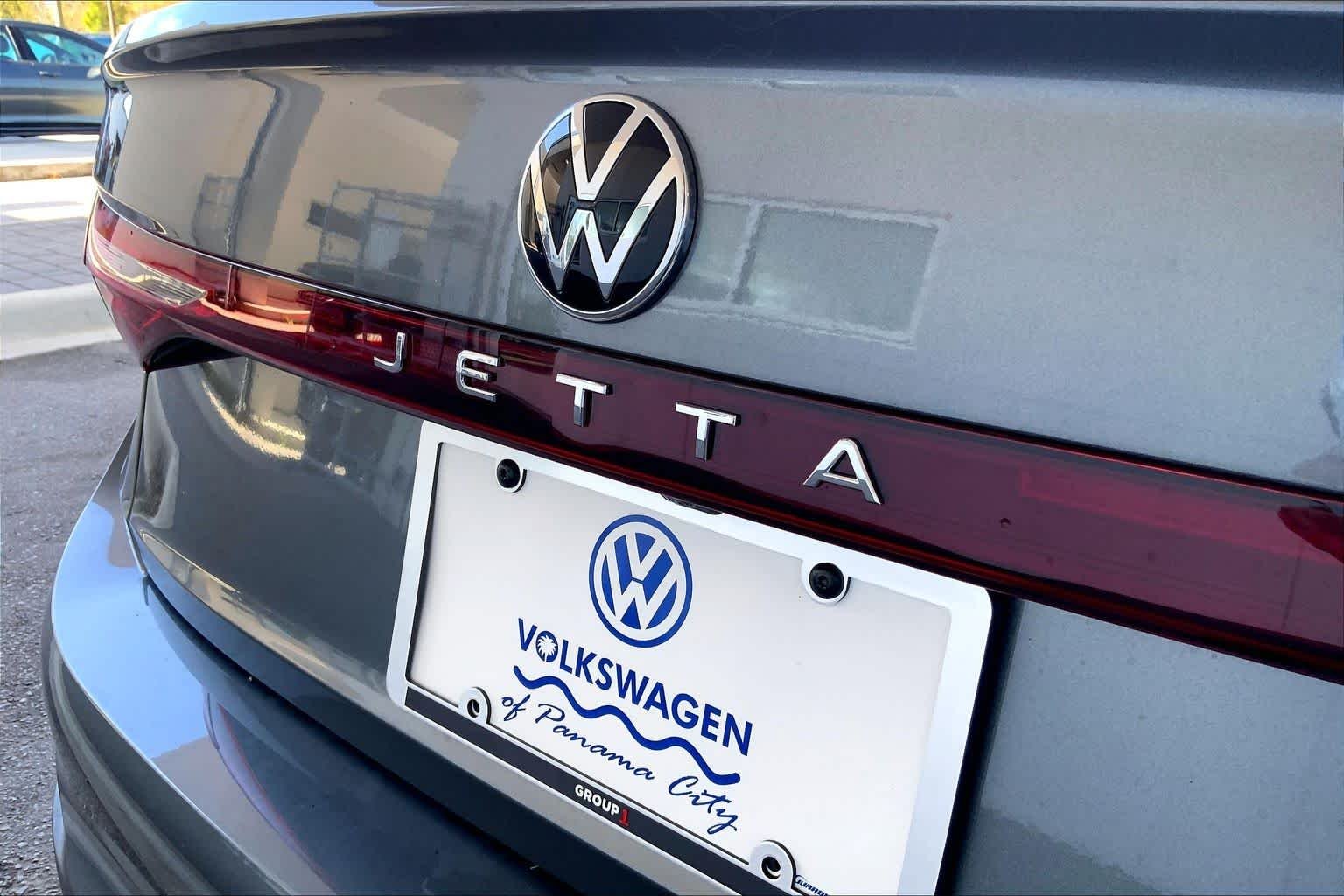 New 2026 Platinum Gray Metallic Volkswagen S image 15