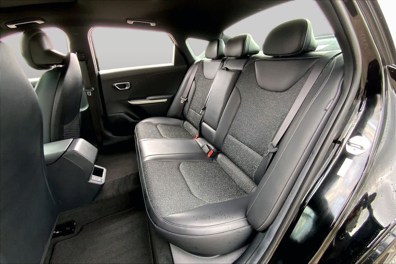 Used 2025 Aurora Black Pearl Kia GT-Line image 20