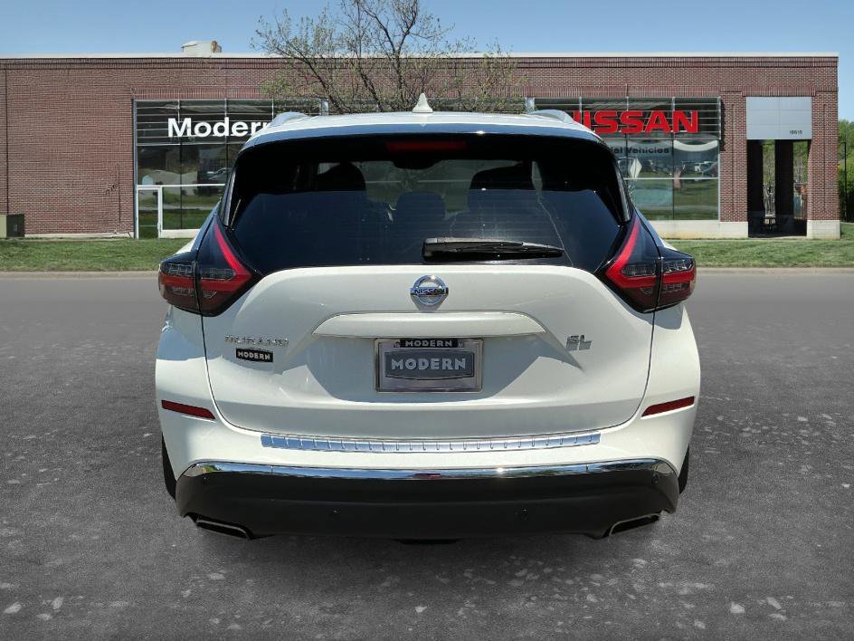 Used 2019 Pearl White Tricoat Nissan SL image 3
