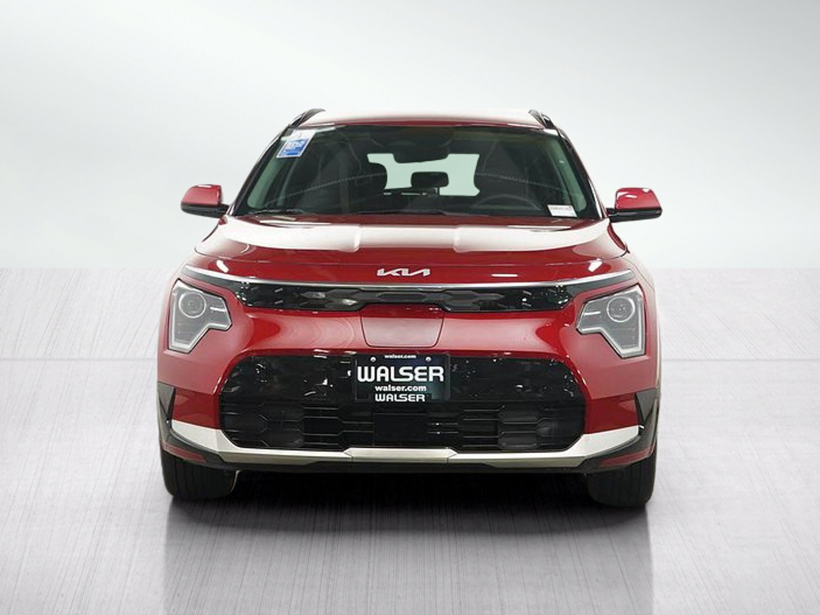 Used 2023 Runway Red Kia Wind image 9