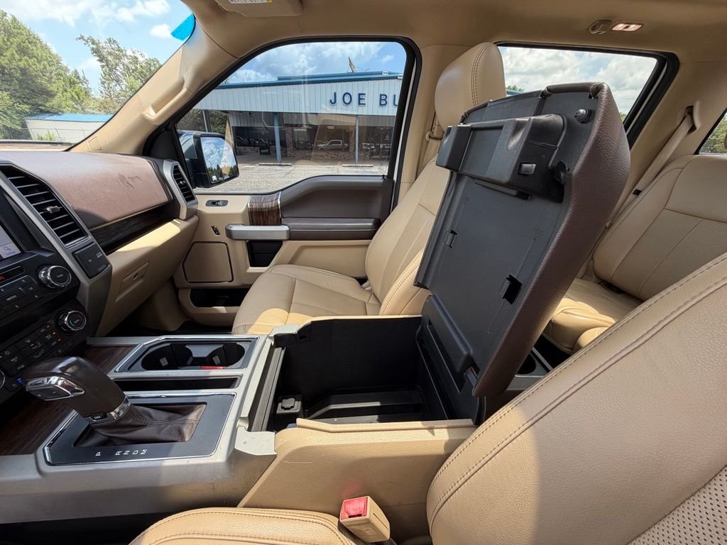 Used 2020  Ford Lariat image 4