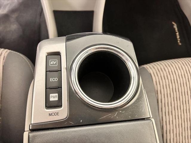 Certified Used 2017 MAGNETIC GRAY MET. Toyota  image 17