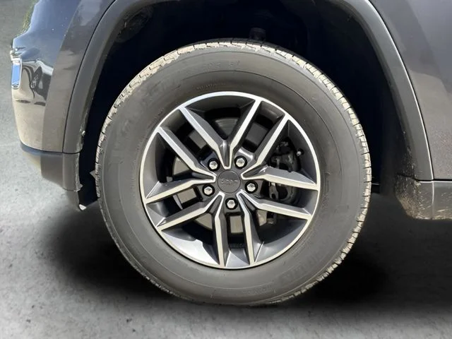 Used 2021 Gray Jeep Limited image 24