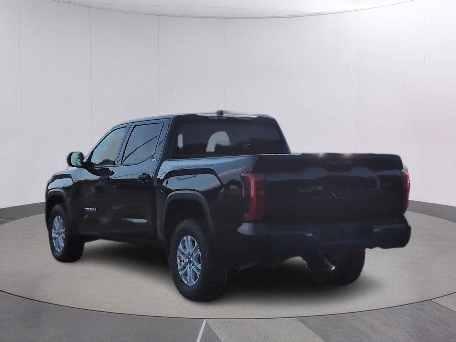 Used 2022 Midnight Black Metallic Toyota SR5 image 3