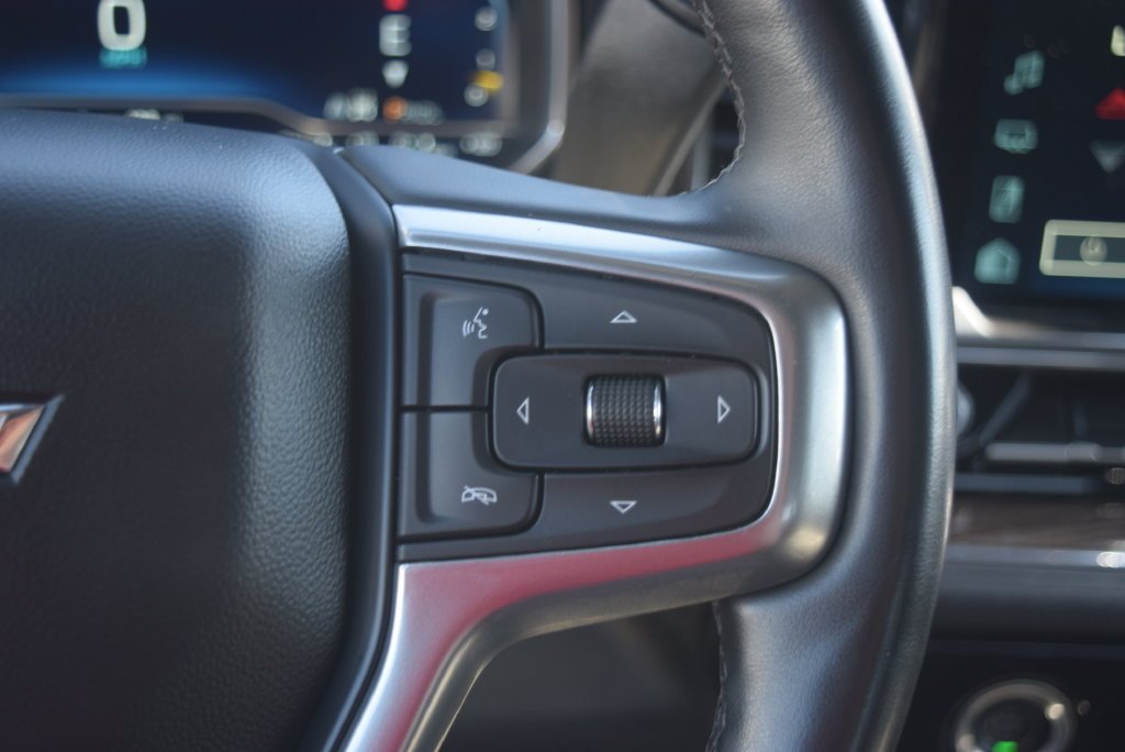 Used 2023 BLACK Chevrolet LT image 21